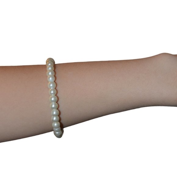Handmade Bracelet White Faux Pearl beads Girls Elastic - Picture 1 of 3